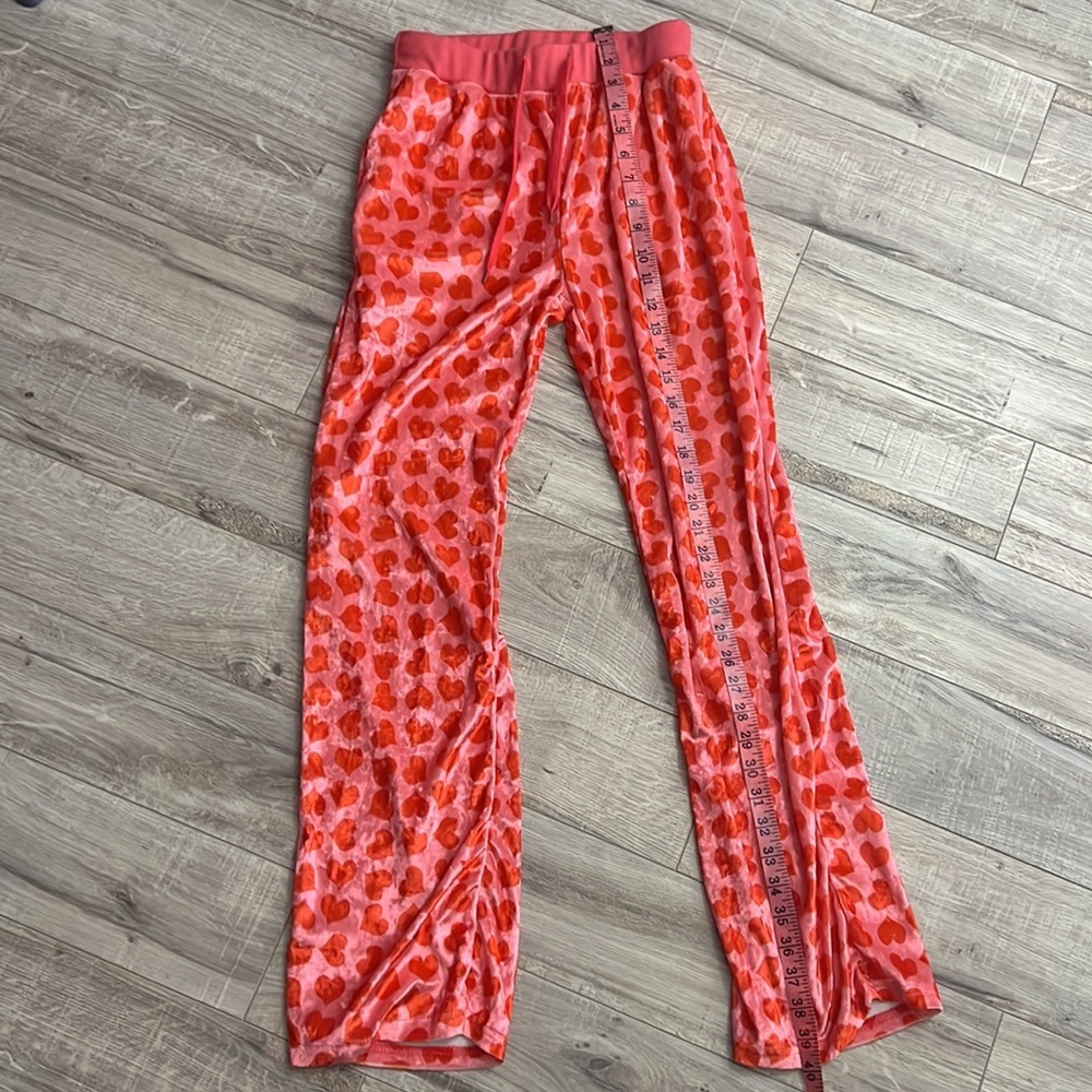 Cute y2k heart  pants Jennifer’s body vibes heart pink red velvet velour soft - Picture 5 of 5